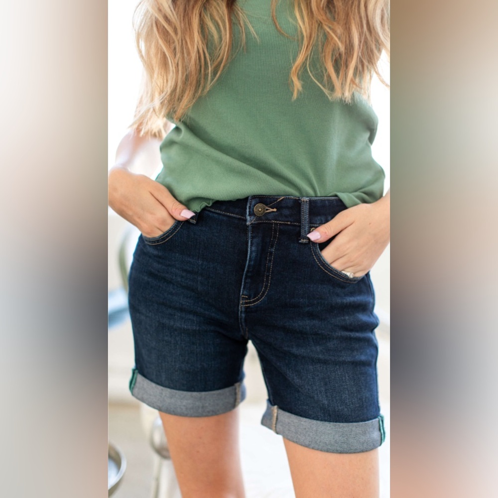 With Love LULAROE Simply Comfortable Cuffed Denim Jean Shorts RN 142161 Sz 28